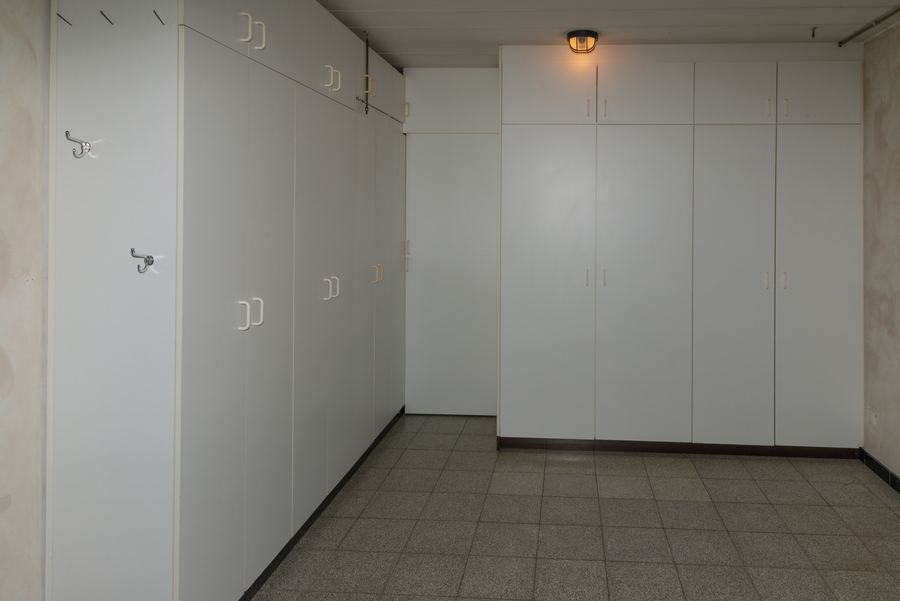 Nog een volledige bergruimte, naast de garage
